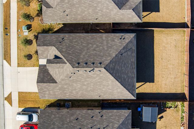 208 Irish Moss Drive, Fort Worth, TX 76052