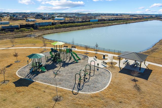 208 Irish Moss Drive, Fort Worth, TX 76052