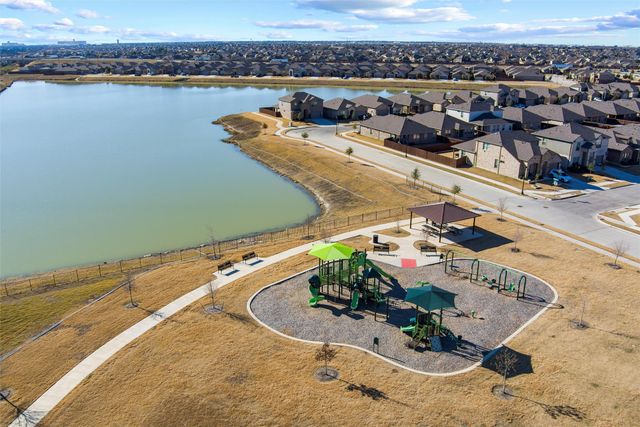 208 Irish Moss Drive, Fort Worth, TX 76052