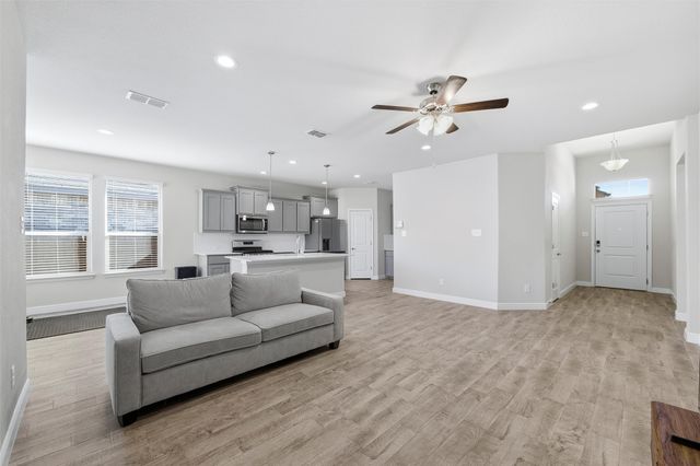 208 Irish Moss Drive, Fort Worth, TX 76052