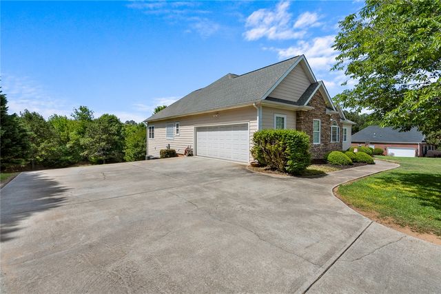 106 Woods Drive, West Union, SC 29696