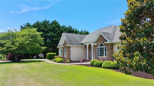 106 Woods Drive, West Union, SC 29696