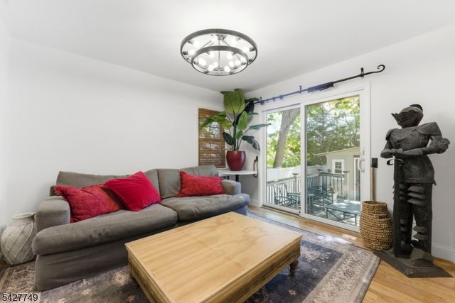 1115 Tuxedo Sq, Teaneck Twp., NJ 07666