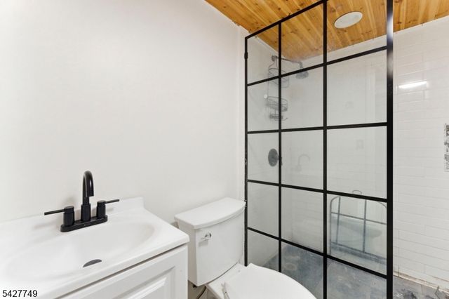 1115 Tuxedo Sq, Teaneck Twp., NJ 07666