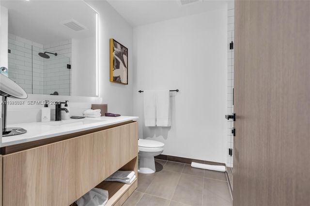 398 NE 5th St 2414, Miami, FL 33132