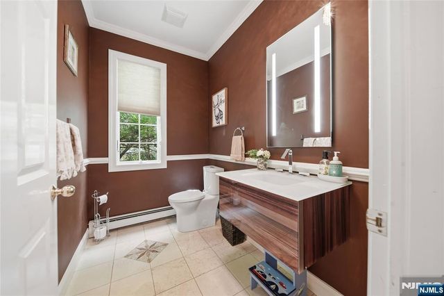 43 Walsh Drive, Mahwah, NJ 07430