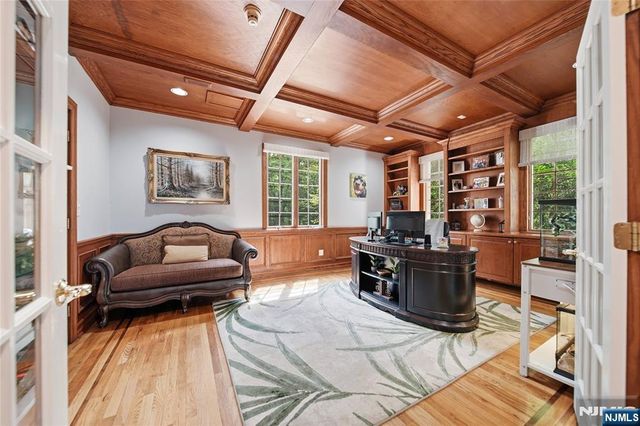 43 Walsh Drive, Mahwah, NJ 07430