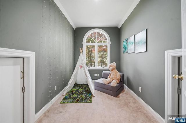 43 Walsh Drive, Mahwah, NJ 07430