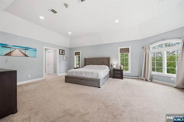 43 Walsh Drive, Mahwah, NJ 07430