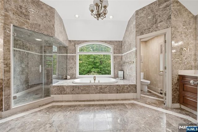43 Walsh Drive, Mahwah, NJ 07430