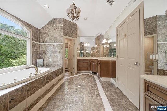 43 Walsh Drive, Mahwah, NJ 07430