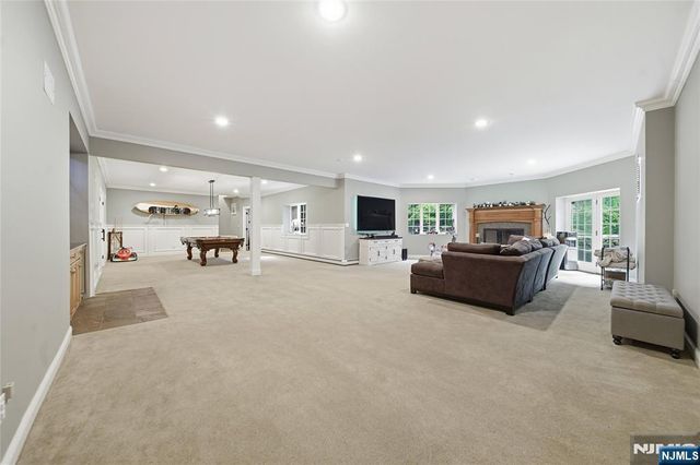 43 Walsh Drive, Mahwah, NJ 07430