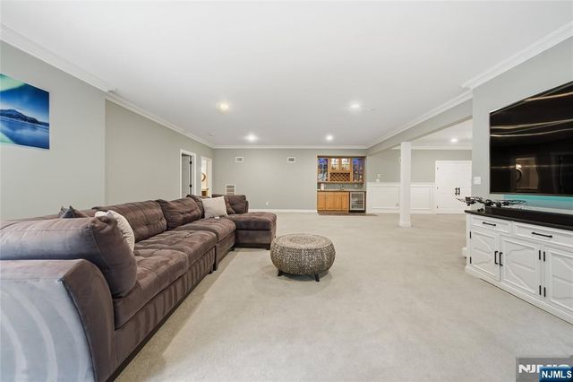43 Walsh Drive, Mahwah, NJ 07430