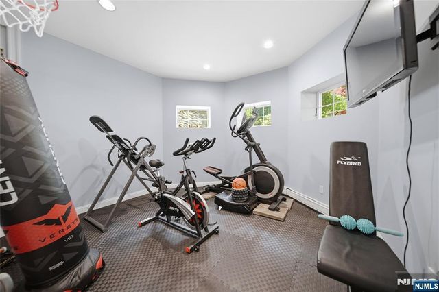 43 Walsh Drive, Mahwah, NJ 07430