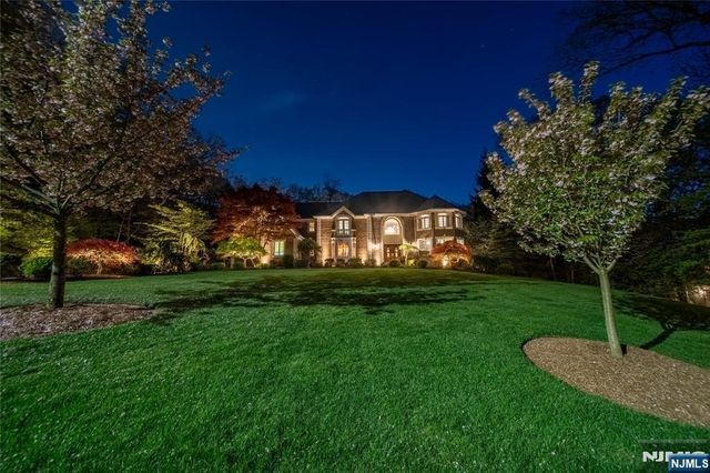 43 Walsh Drive, Mahwah, NJ 07430