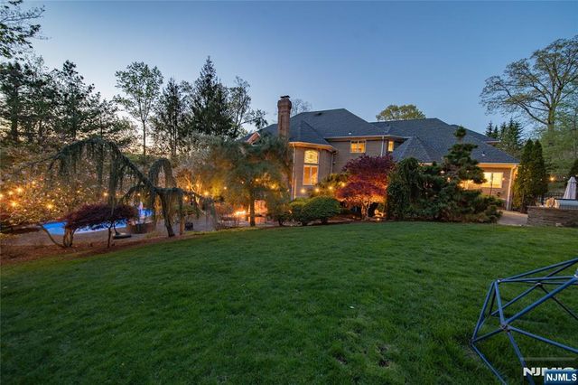 43 Walsh Drive, Mahwah, NJ 07430