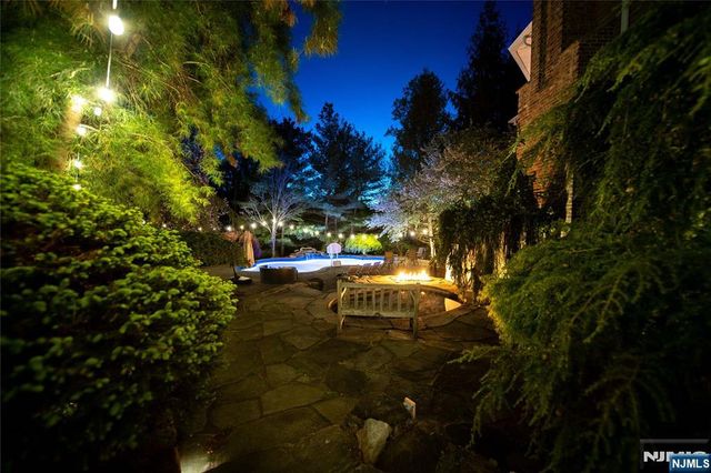 43 Walsh Drive, Mahwah, NJ 07430