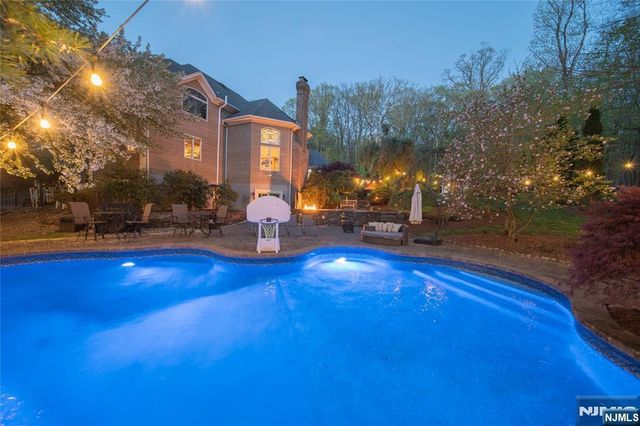 43 Walsh Drive, Mahwah, NJ 07430