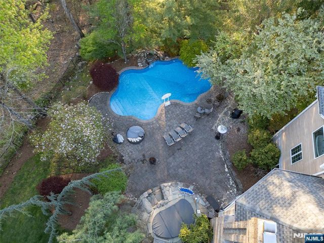 43 Walsh Drive, Mahwah, NJ 07430