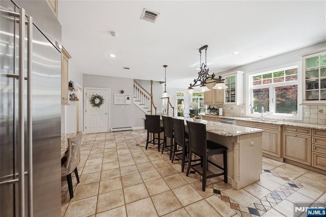 43 Walsh Drive, Mahwah, NJ 07430