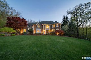 43 Walsh Drive, Mahwah, NJ 07430