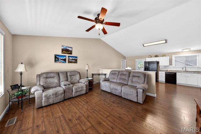 40 Double Creek Court, Wentzville, MO 63385