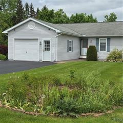 144 Hagan Circle, Oneida-inside, NY 13421