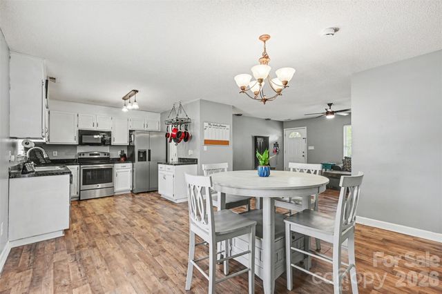 353 Woodlawn Avenue, Mount Holly, NC 28120
