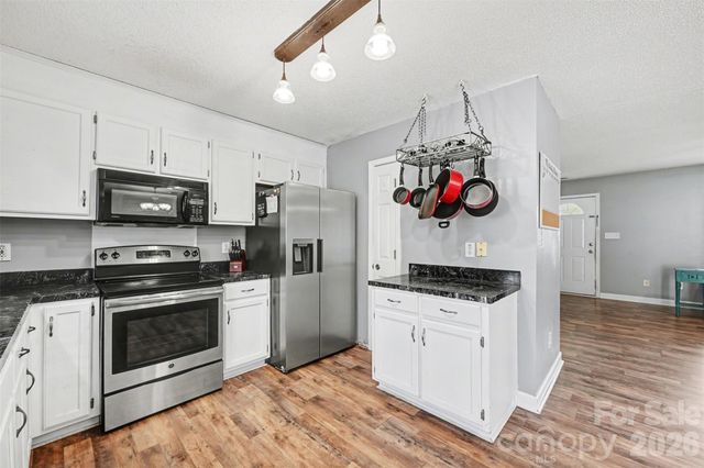 353 Woodlawn Avenue, Mount Holly, NC 28120