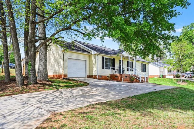 353 Woodlawn Avenue, Mount Holly, NC 28120