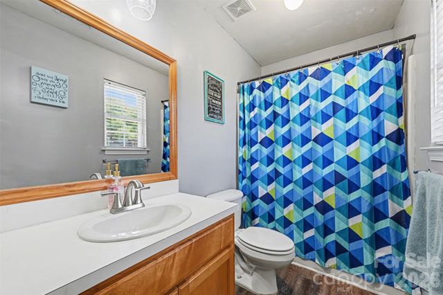 353 Woodlawn Avenue, Mount Holly, NC 28120