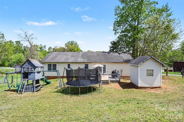 353 Woodlawn Avenue, Mount Holly, NC 28120