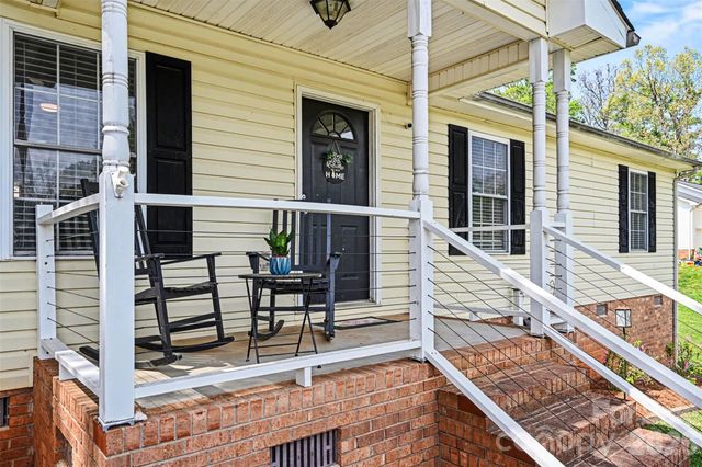 353 Woodlawn Avenue, Mount Holly, NC 28120