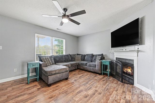 353 Woodlawn Avenue, Mount Holly, NC 28120