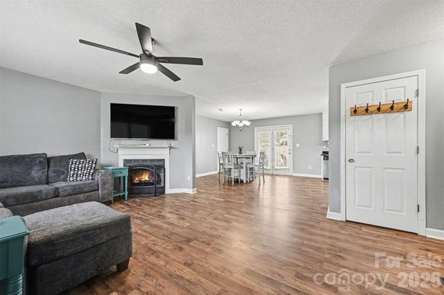 353 Woodlawn Avenue, Mount Holly, NC 28120