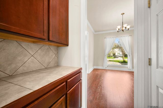 11372 Pleasant Knoll Dr, Denham Springs, LA 70726