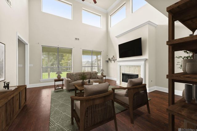 11372 Pleasant Knoll Dr, Denham Springs, LA 70726