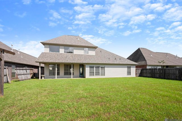 11372 Pleasant Knoll Dr, Denham Springs, LA 70726