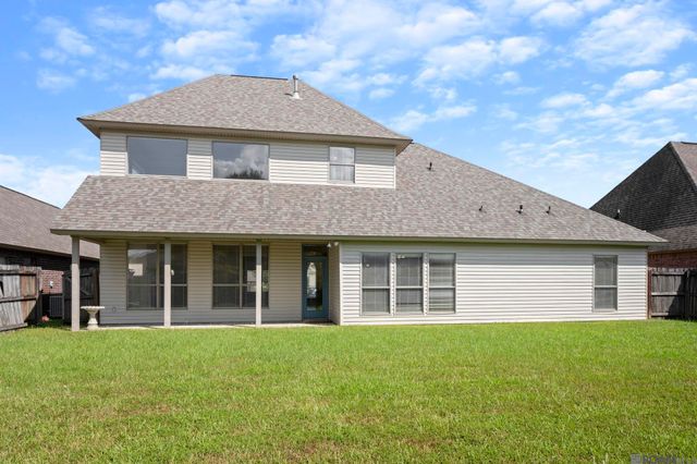 11372 Pleasant Knoll Dr, Denham Springs, LA 70726