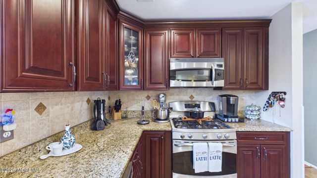 21 Netty Street, Howell, NJ 07731