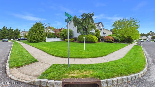 21 Netty Street, Howell, NJ 07731