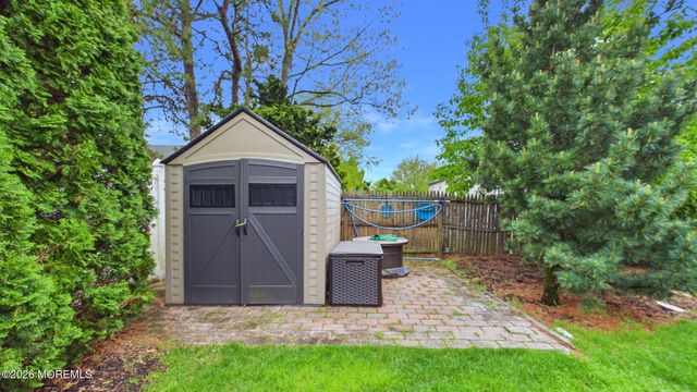 21 Netty Street, Howell, NJ 07731