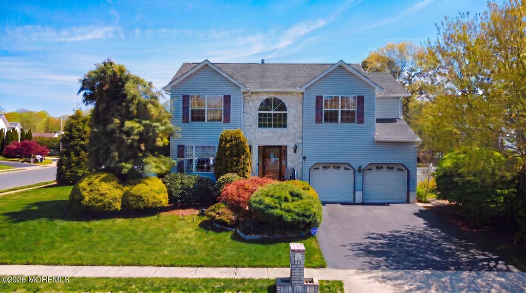21 Netty Street, Howell, NJ 07731