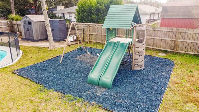 4261 Obregon Dr, Pensacola, FL 32504