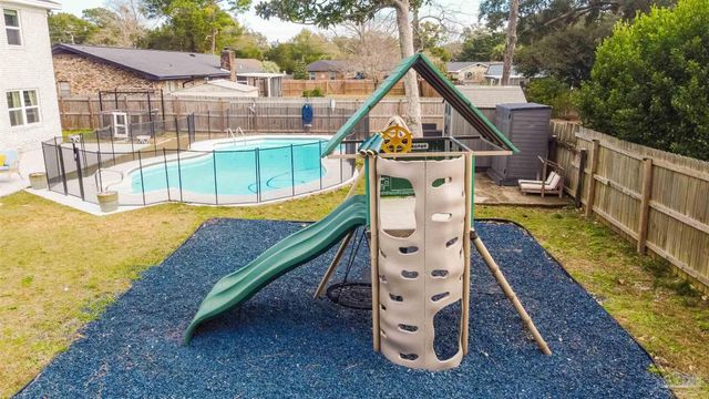 4261 Obregon Dr, Pensacola, FL 32504