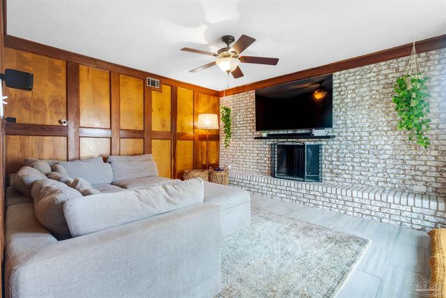 4261 Obregon Dr, Pensacola, FL 32504