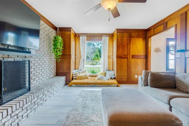 4261 Obregon Dr, Pensacola, FL 32504