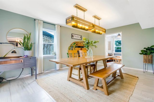 4261 Obregon Dr, Pensacola, FL 32504