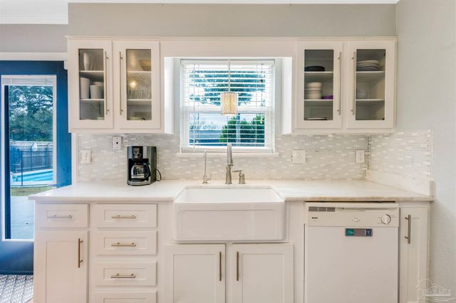 4261 Obregon Dr, Pensacola, FL 32504