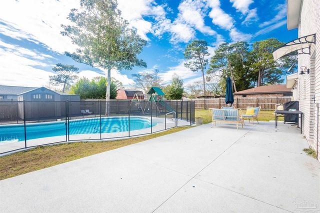 4261 Obregon Dr, Pensacola, FL 32504